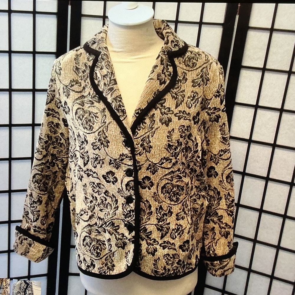 Dress Barn Cream and Black Floral Jacquard Blazer